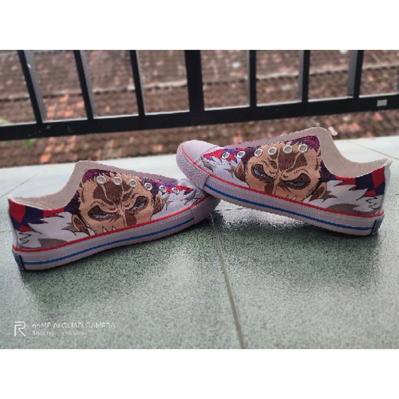 Lukis sepatu katakuri