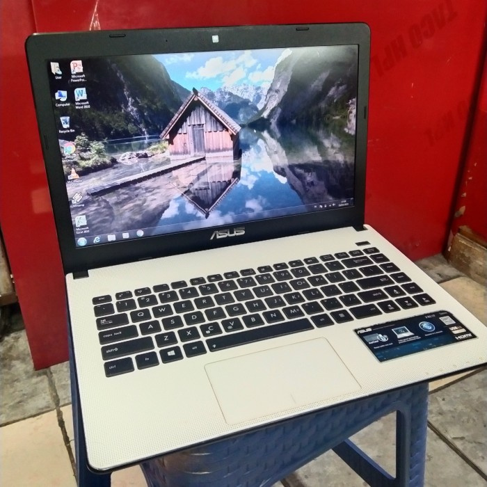 Laptop Asus x401u AMD C-60 WITH Radeon Ram 2 gb hdd 500 Gb