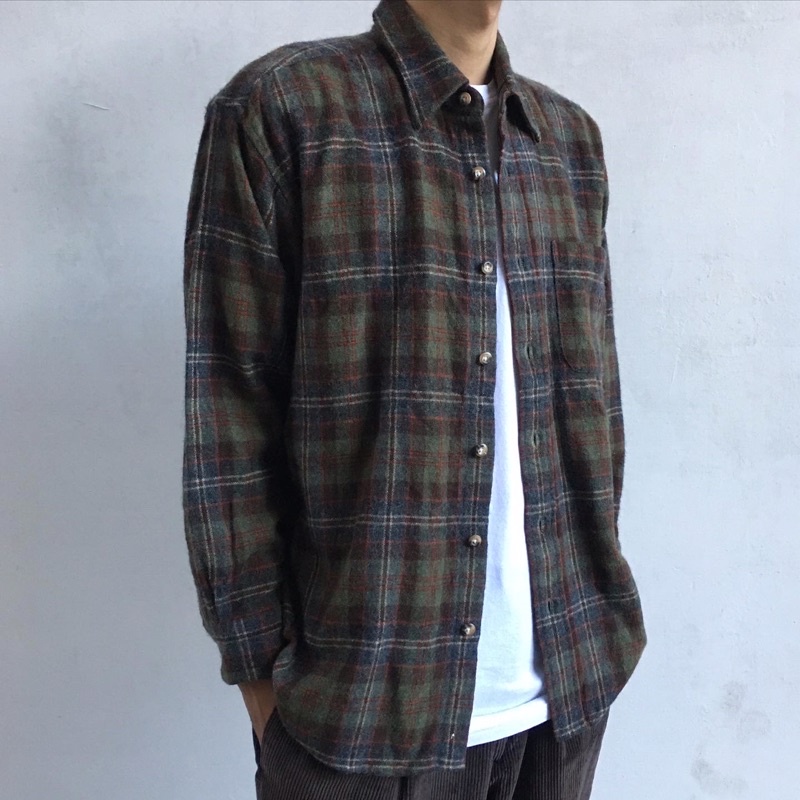 outer wool flanel warna gelap motif vintage