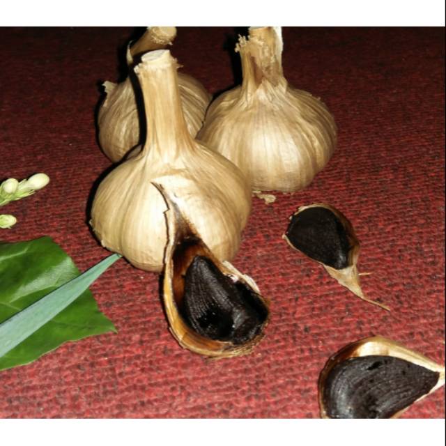 

Bawang hitam kating/ black garlic