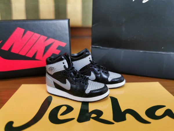 Air Jordan 1 SHADOW - 3D Sneakers Keychain Gantungan Kunci