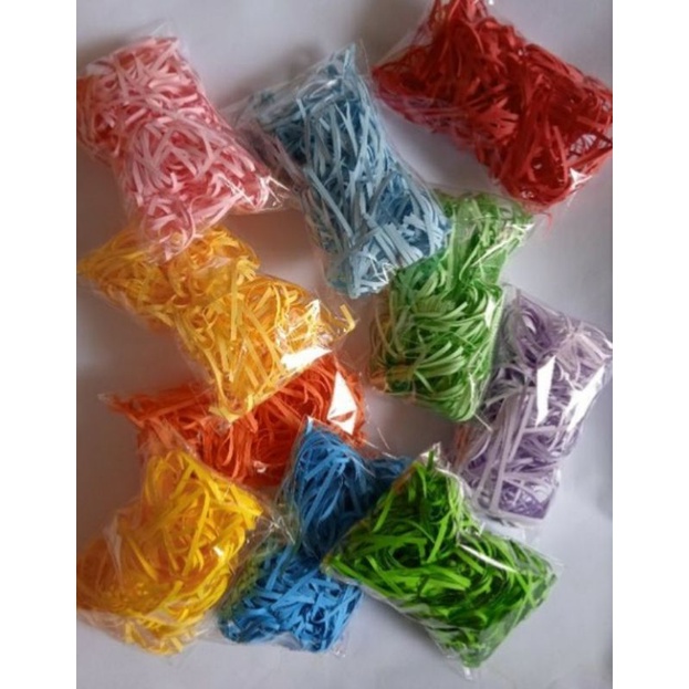 

Kertas Potongan Kertas Cacah Shredded Paper untuk Hampers