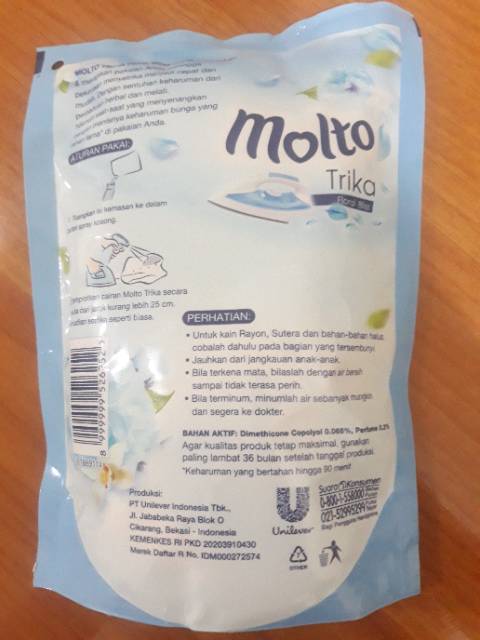 Molto Trika Pelicin dan pewangi pakaian molto 400 ml