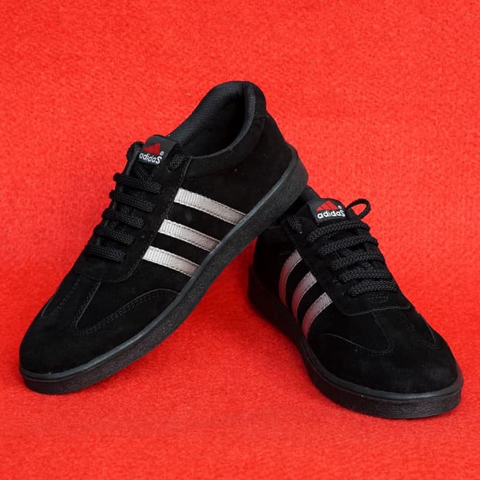 Sepatu Adidas Sneakers Pria