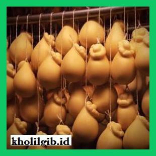 

Ujekujek- Cheese Smoked Scamorza / Keju Scamorza Asap Half Ball 250Gr -Original.