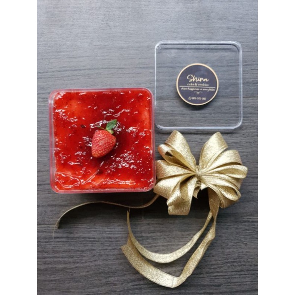 

Happy Strawberry Dessert Box