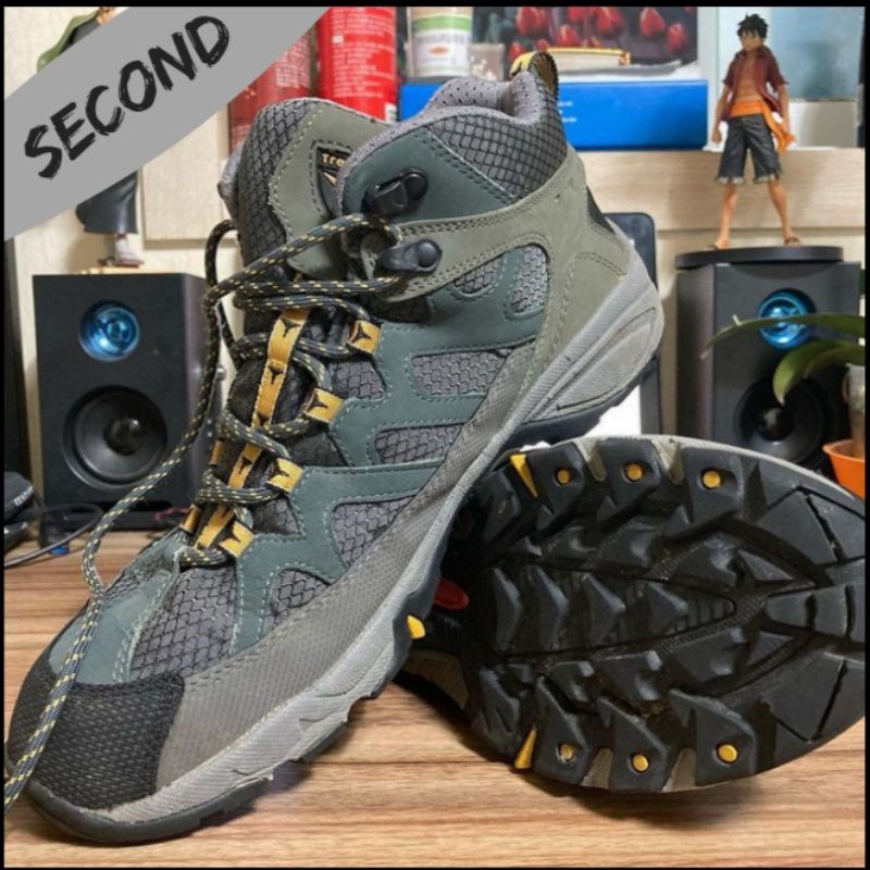 SEPATU GUNUNG SECOND TREKSTA ORIGINAL