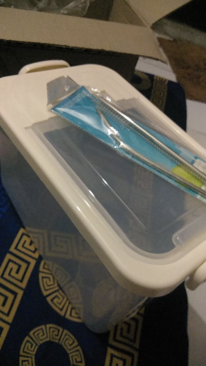 Rice Box/ Tempat Beras/kotak Beras 5 Kg