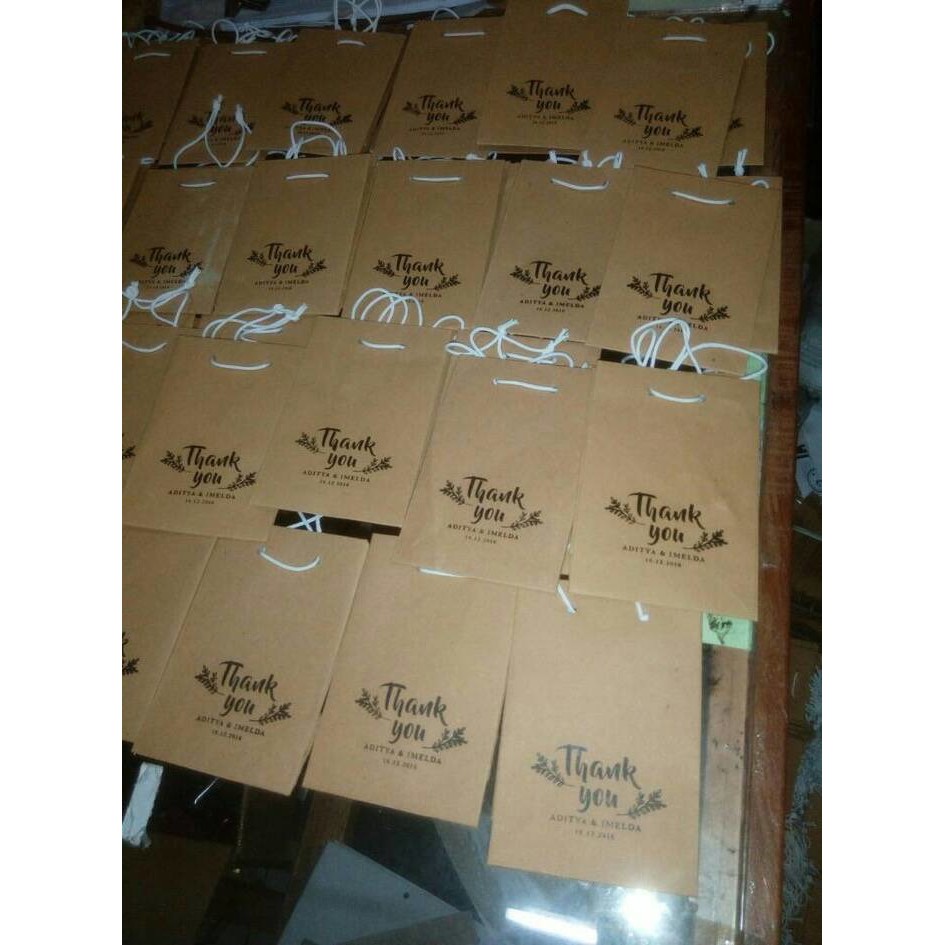 

tas kertas paper bag souvenir paperbag sablon murah meriah