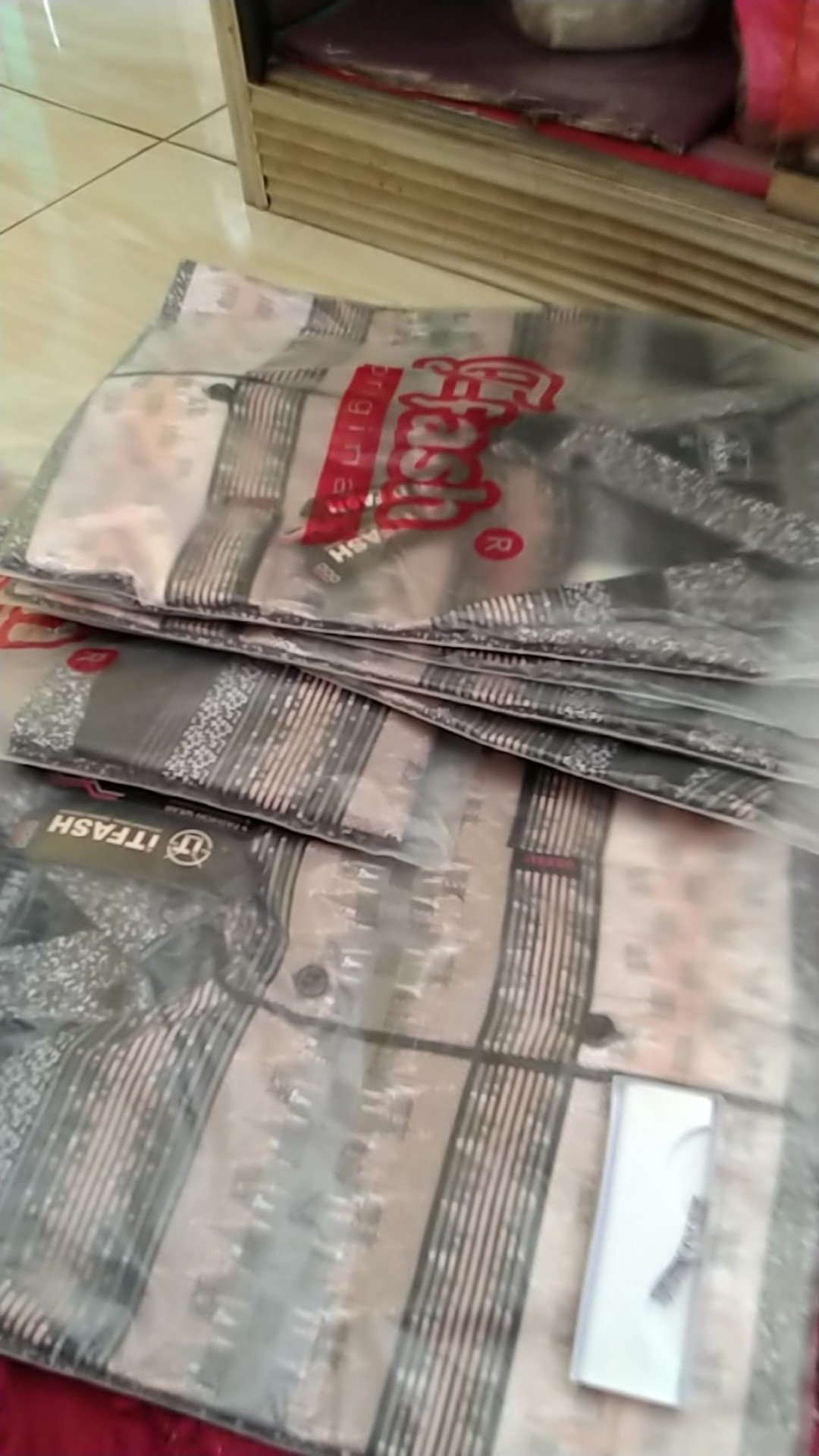 Couple Batik Dan Rok / Sarimbit Batik  Motif Bougenvile Hitam