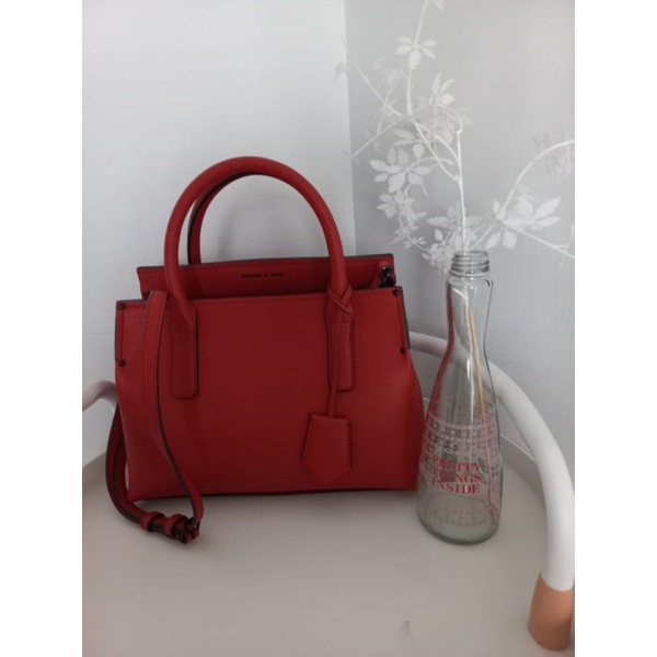 Preloved Tas Charles & keith Warna Maroon