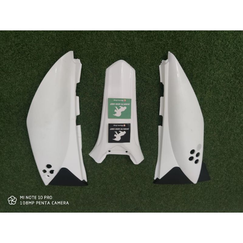 Body Samping & Spakbor Belakang KLX S putih