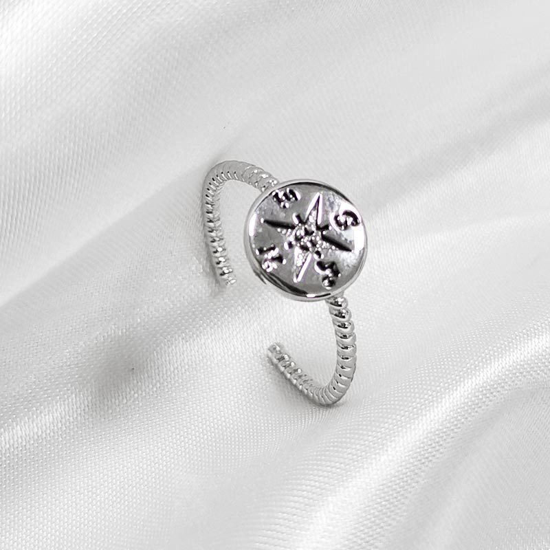 Cincin Model Terbuka Warna silver Gaya retro hip hop Untuk Wanita