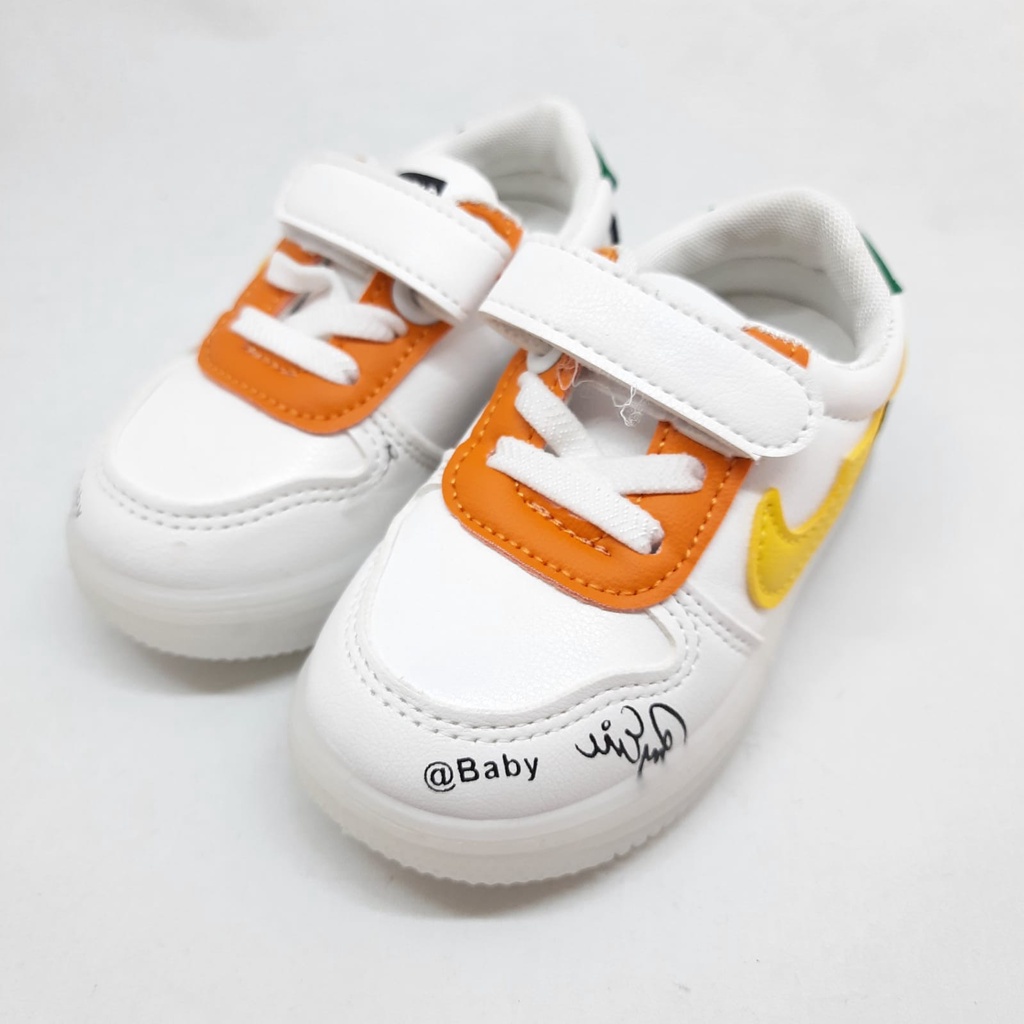 Qeede_Store [COD] Sepatu Anak STARBO Lampu LED Sneakers Anak Laki-Laki Dan Perempuan Import Size 22-27