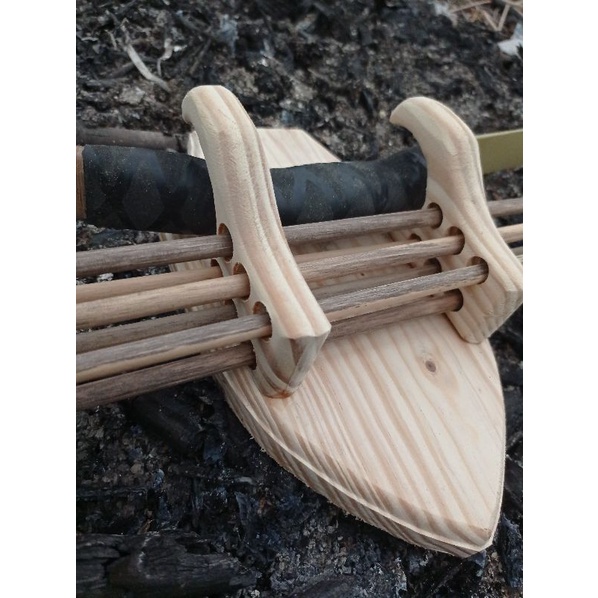 Rak Busur Panah Minimalis cantik keren untuk di dinding tambah 6 lubang anak panah