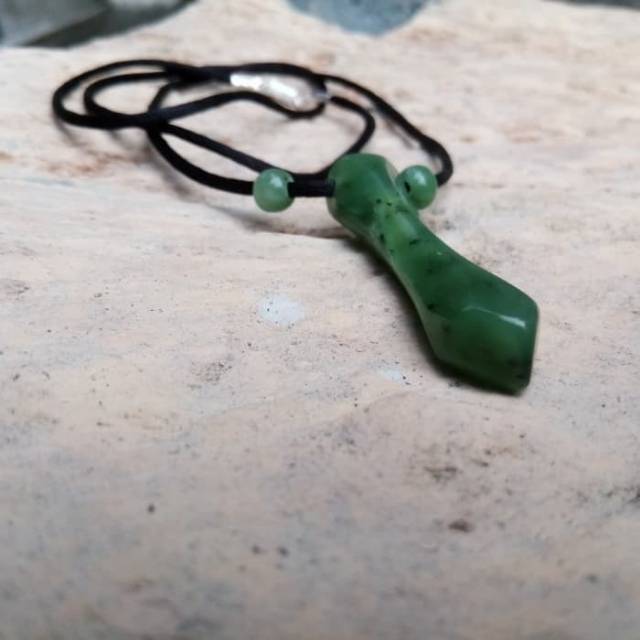 Kalung liontin naruto giok neprit aceh