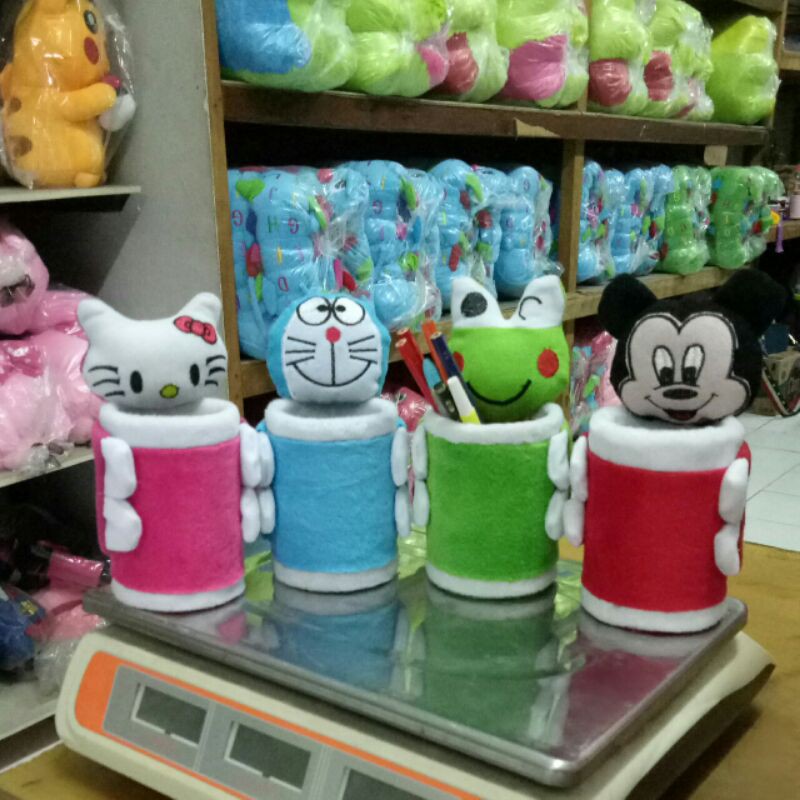 

TEMPAT PENSIL KARAKTER/TEMPAT PENSIL LUCU