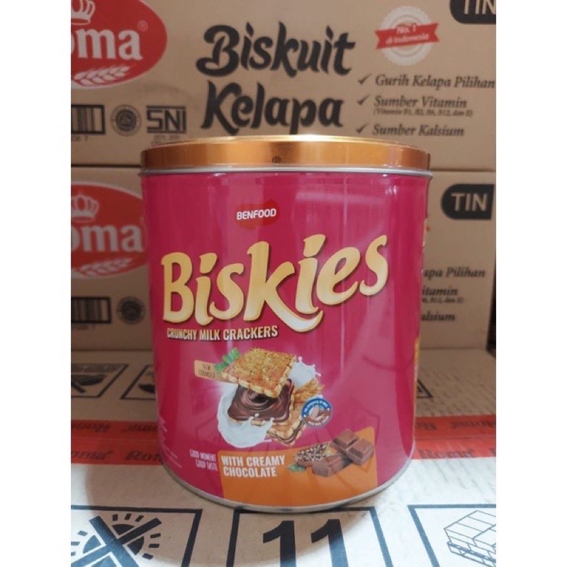 BISKIES CRUNCHY MILK CRACKERS CREAMY CHOCO 224gr KALENG
