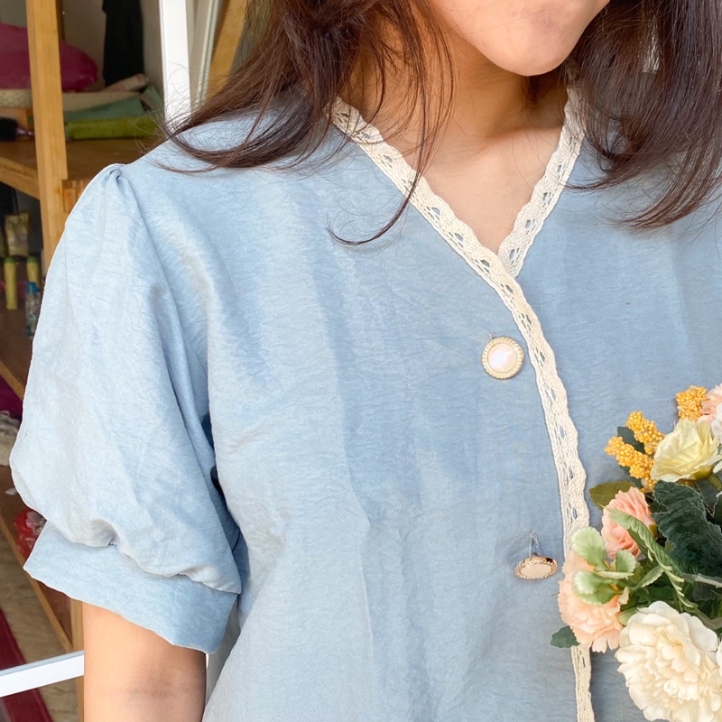 BLUEBUG KOREAN BLOUSE BY TOOLKISS