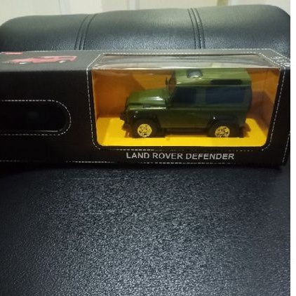 Land Rover Defender Rastar RC Hijau Army
