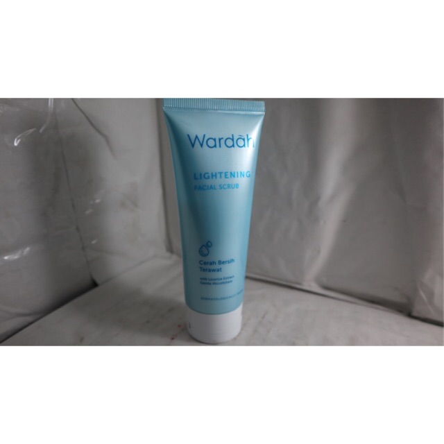 kemasan baru ! wardah gentle enfloator ( facial scrub ) Wardah lightening facial scrub 60 gr