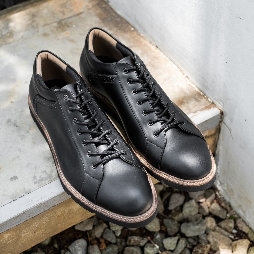 Maguirre Black | Sepatu Pantofel Hitam Pria Casual Kerja Cowok Kantor Pantofel Laki | Lvnatica x FORIND