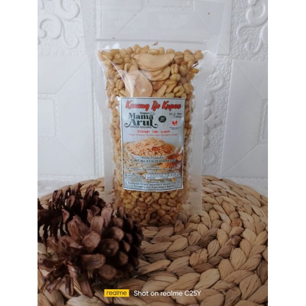

cemilan Snack kacang ijo kupas