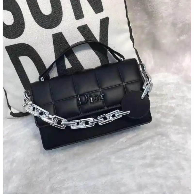 Kode :SALE ELJ 5318IDR : 140 rbBahan : Kulit PUukuran: 15 x 22 x 7 cm