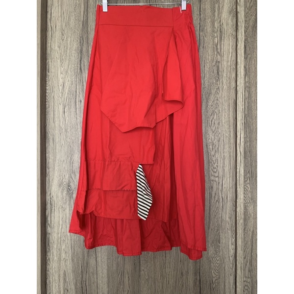 Oline Workrobe red skirt