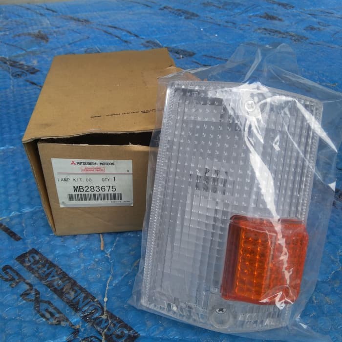 LAMPU SEN KIRI L300 ORIGINAL MB283675