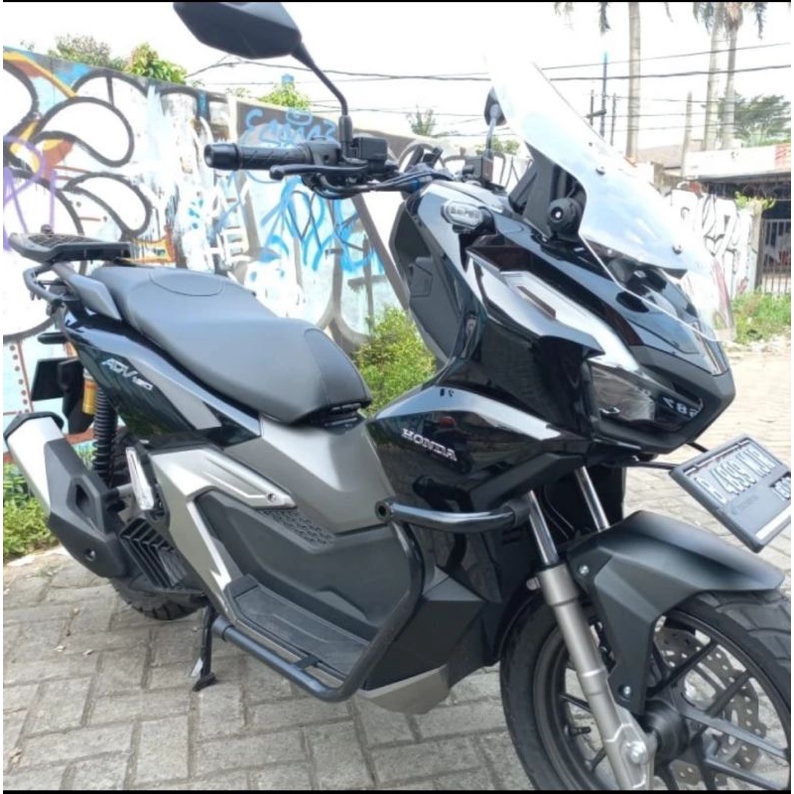 Crashbar pelindung body ADV 160 dudukan lampu ADV 160