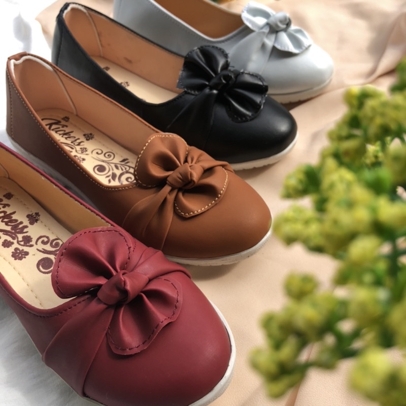 SEPATU BUNGA 5 sepatu cewek model bunga sepatu terbaru terlaris termurah SLIP ON WANITA TERBARU KEKINIAN FLATSHOES KOREAN STYLE SEPATU CEWEK SLIPON FLAT SHOES CASUAL SANTAI SLOP SPATU CEWE SELOP PESTA KONDANGAN FLET PEREMPUAN