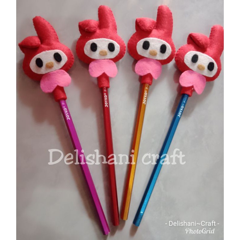 

Pensil Hias Karakter melody merah/Pensil Hias Flanel