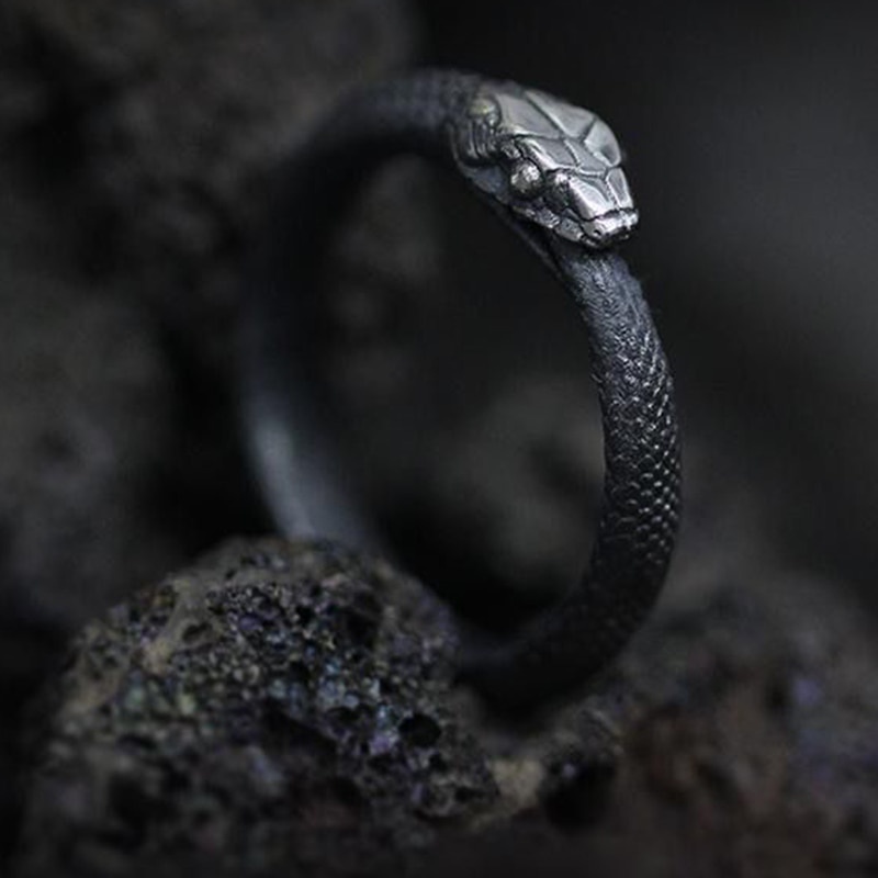 Cincin Desain Dark Pioneer Bahan Stainless Steel Gaya Vintage Punk Untuk Pria Dan Wanita