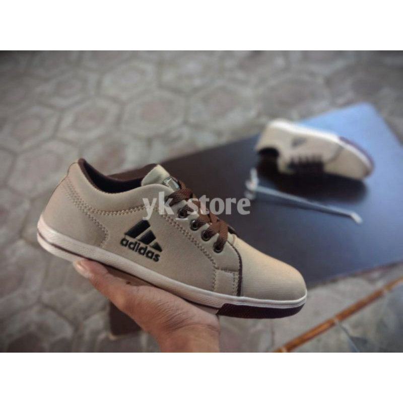 Sepatu Casual Addidassss pria wanita-1