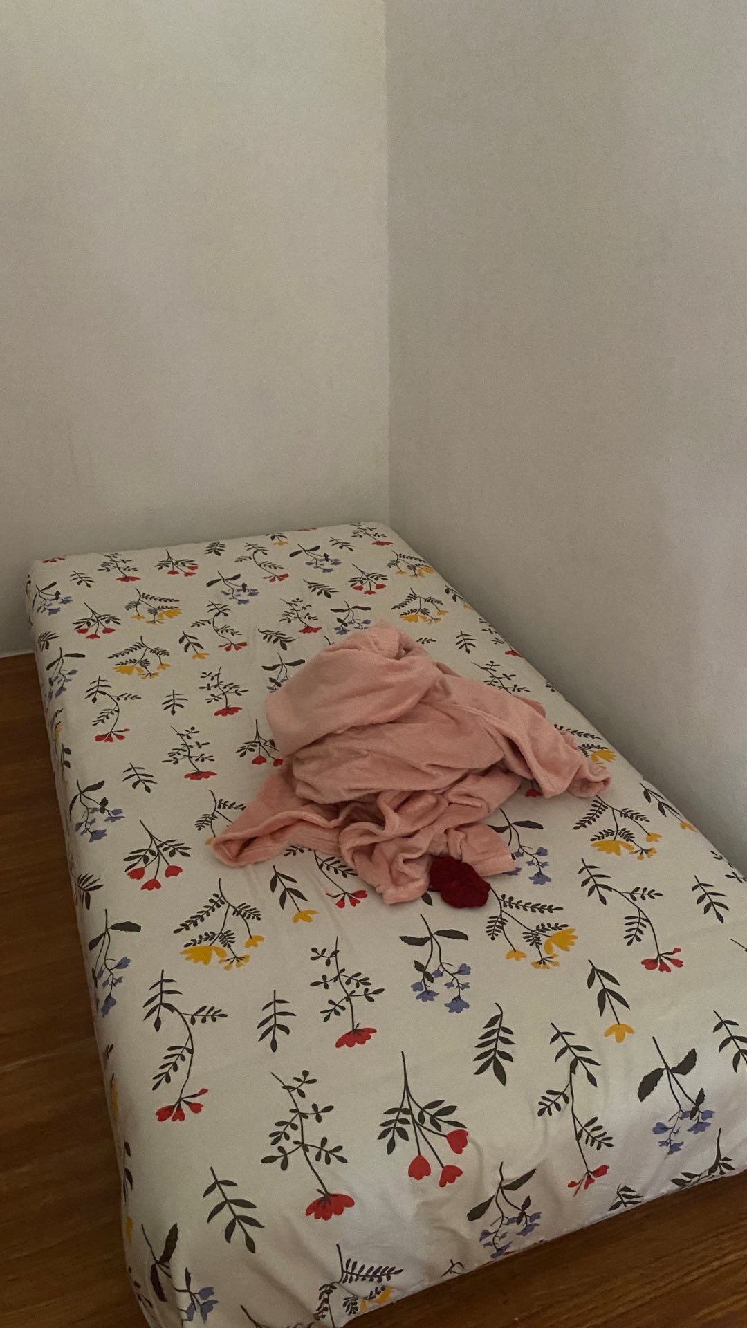 Penambahan Karet Sprei Anti Geser