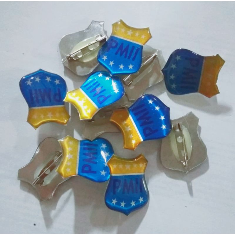Pin Lencana PMII (1 Lusin).  *Bonus Stiker PMII