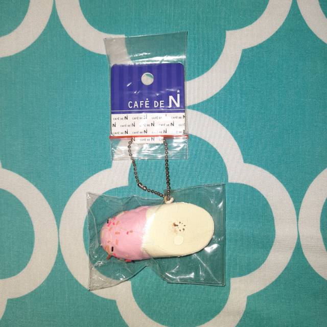 Cafe De N strawberry banana pink (squishy second)