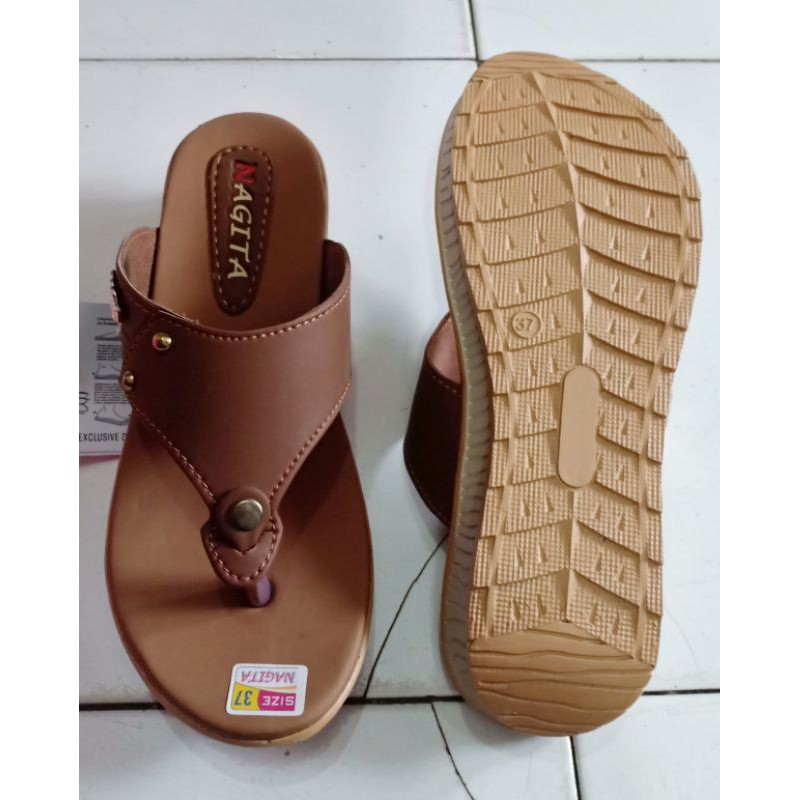 Sandal wanita/japit/berhak