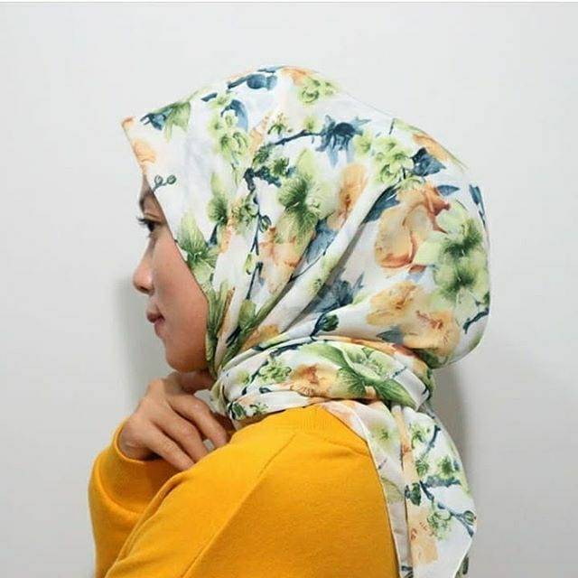 SAKURA SERIES / POTON MURBERRY LIKE VANILLA /POLLYCOTTON MOTIF /POTON/SIFON VINEY