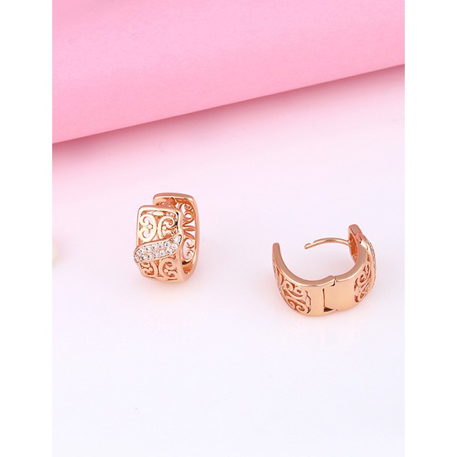 LRC Anting Tusuk Fashion Rose Gold Micro Inlaid Zircon Geometric Heart Hollow Alloy Earrings K05764