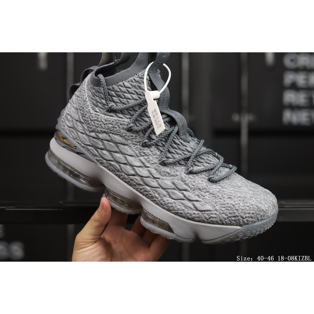 sepatu lebron 15