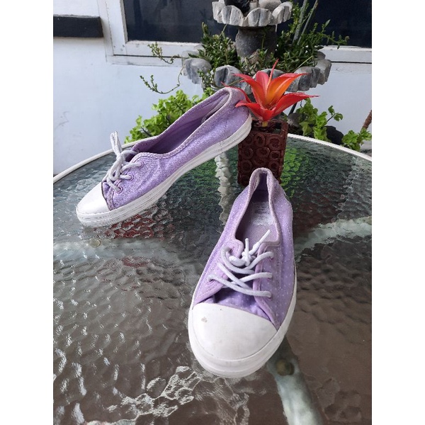 Preloved Second Bekas Sepatu Slip On Merk Lacoste Ungu