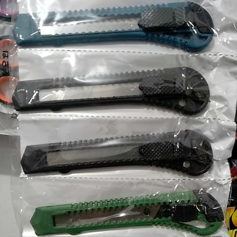 

Pisau Cutter Besar 1 Pcs