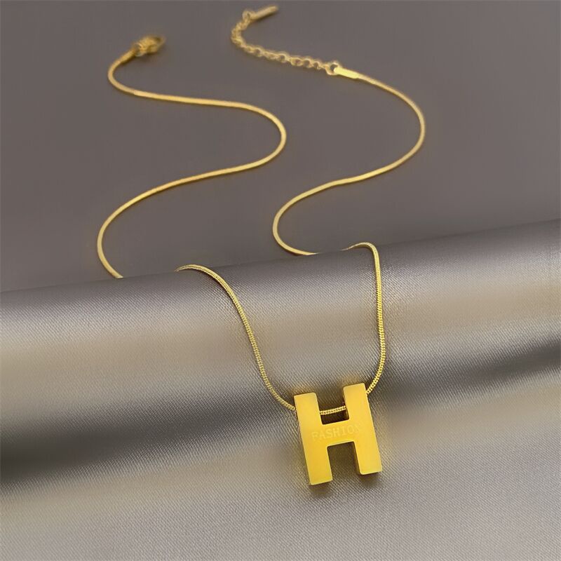 kalung titanium asli Wanita simple Huruf H necklace anti karat Liontin Emas 18k Aksesoris Korea