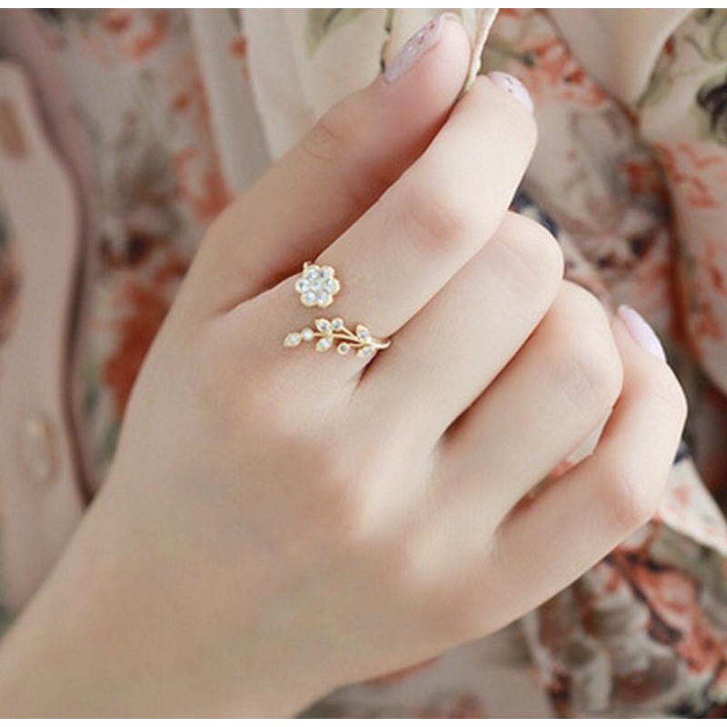 Cincin Wanita Bentuk Bunga Cantik