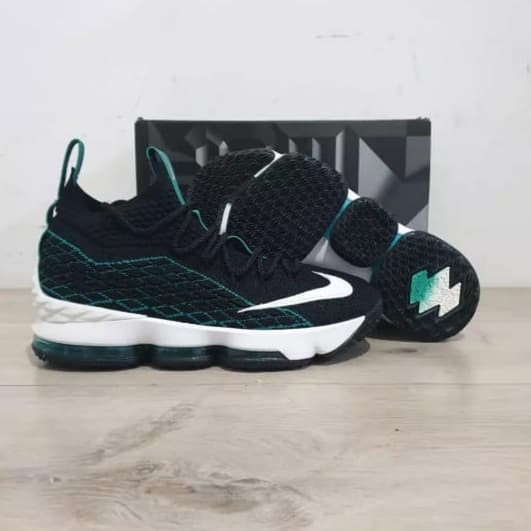 sepatu basket nike lebron 15