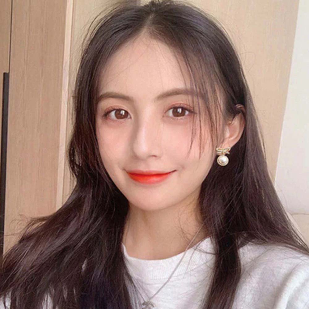 1 Pasang Anting Stud Desain Pita Mutiara Berlian Gaya Korea Untuk Wanita