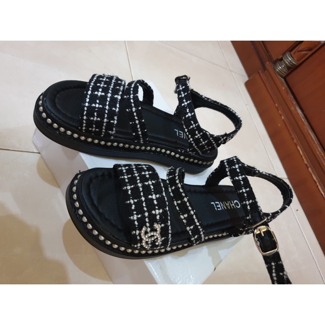 Sandal sepatu chanel