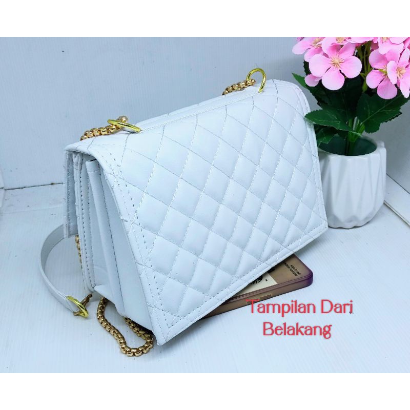 Tas Wanita//Selempang wanita kekinian //Fashion Wanita//Tas Behel Cantik //#tas #taslokal #tasmurah #tasgrosirmurah #taswanita #tastanganpertama #tasfashion #taspaket #taspaketan #tascewek #tasselempang #slingbag  #taspinggang#slingbag #taswanitagaya